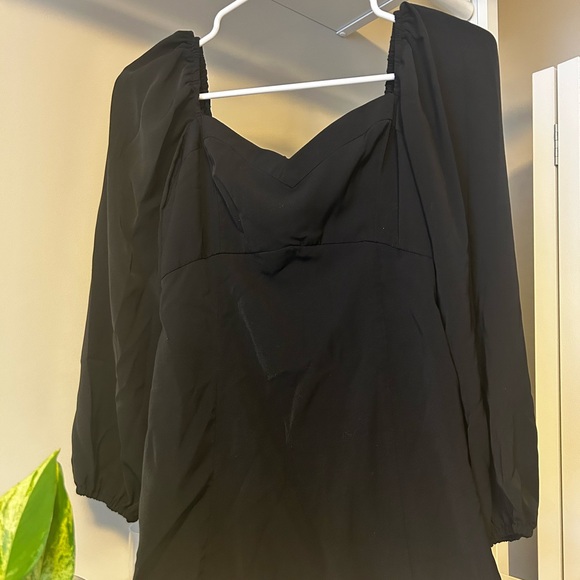 Abercrombie&Fitch Black Puffed Sleeve Dress with Leg Slit - Picture 2 of 3